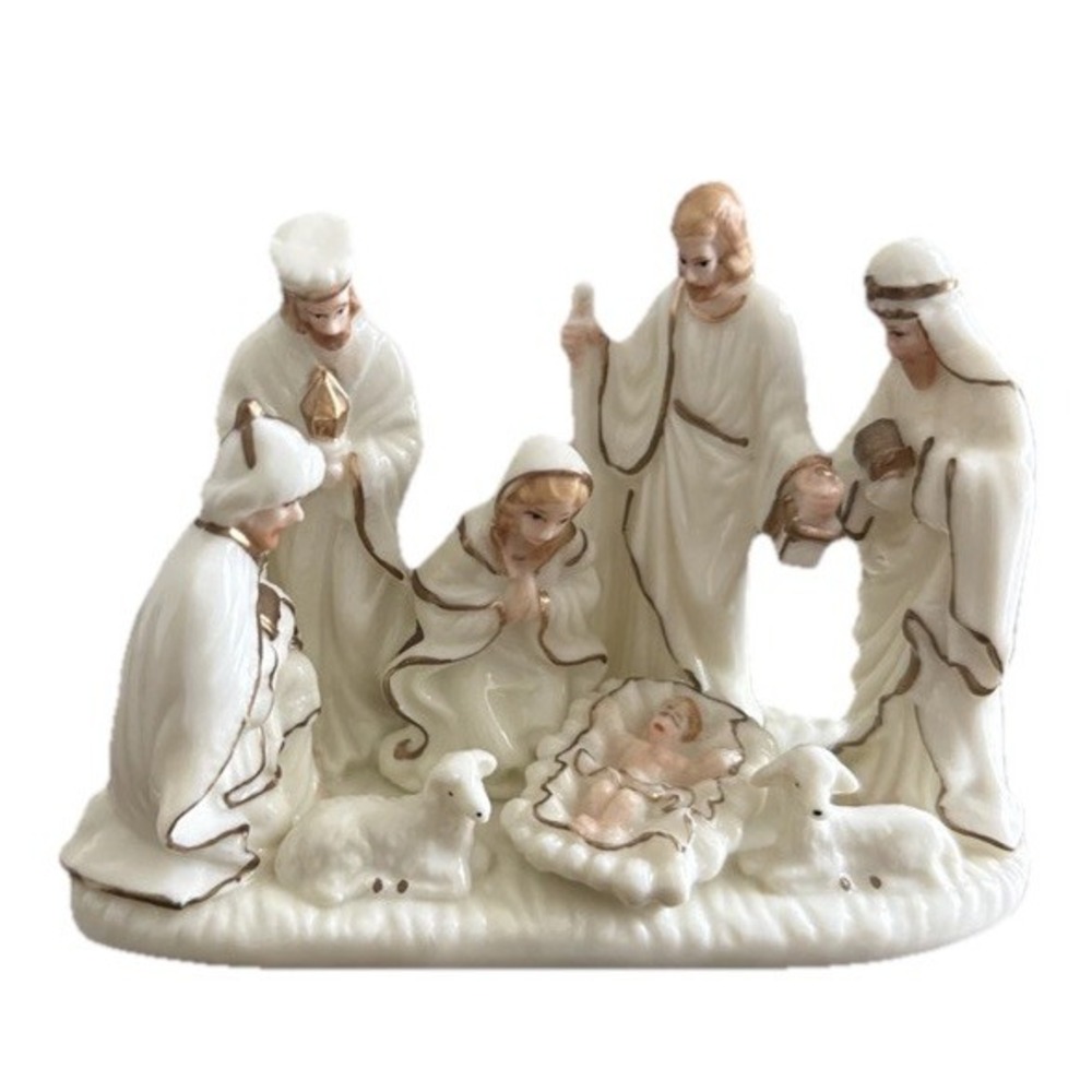 Vintage International Bazaar Ivory/Gold Small Nativity Christmas Jesus Scene